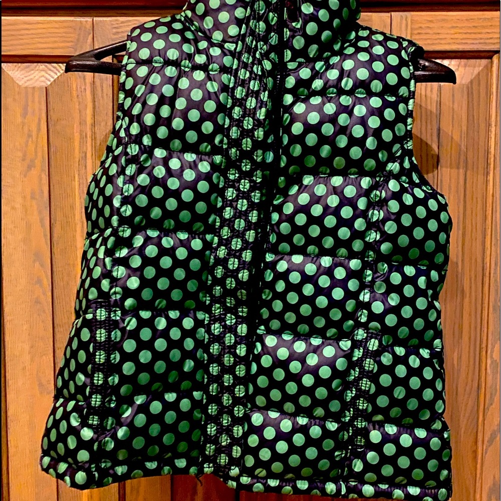 Adorable GAP navy and green polka dot vest perfect for this time of year!